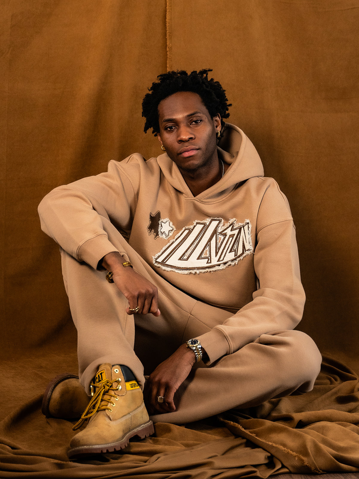 DISTRESSED APPLIQUE HOODIE - PEANUT